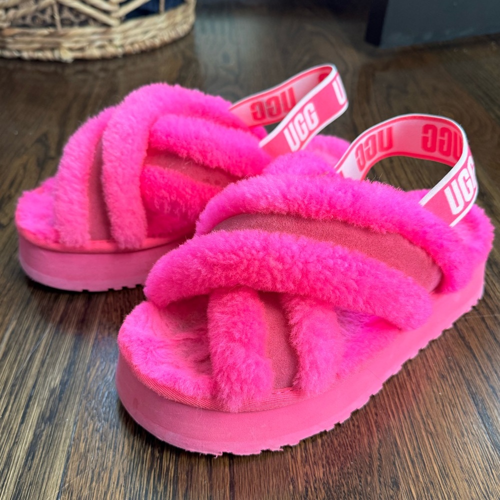UGG Disco Cross Women's Platform Sandal / Slipper in Taffy Pink